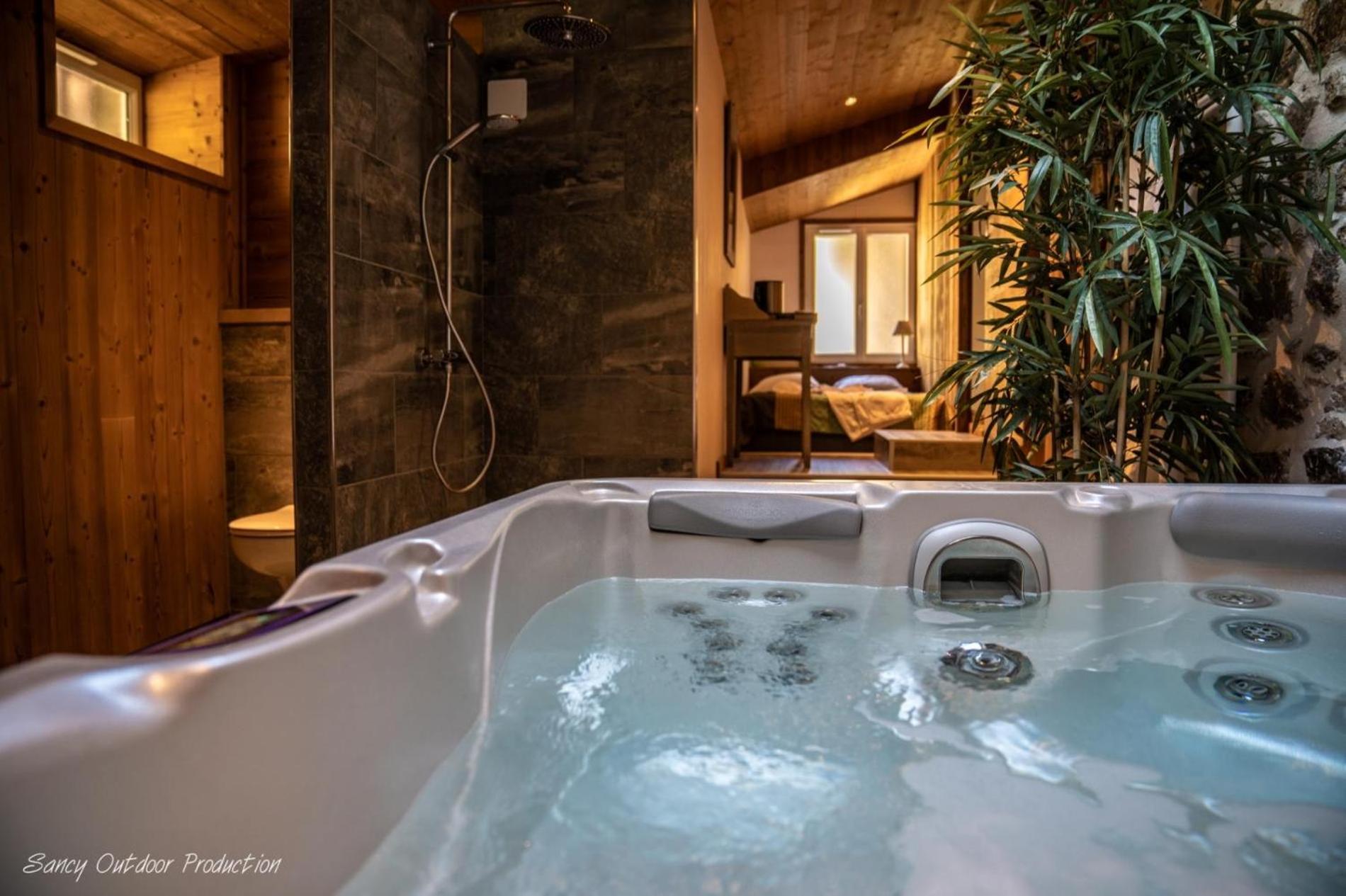 Le Rivalet Hotel Montaigut-le-Blanc  Ngoại thất bức ảnh