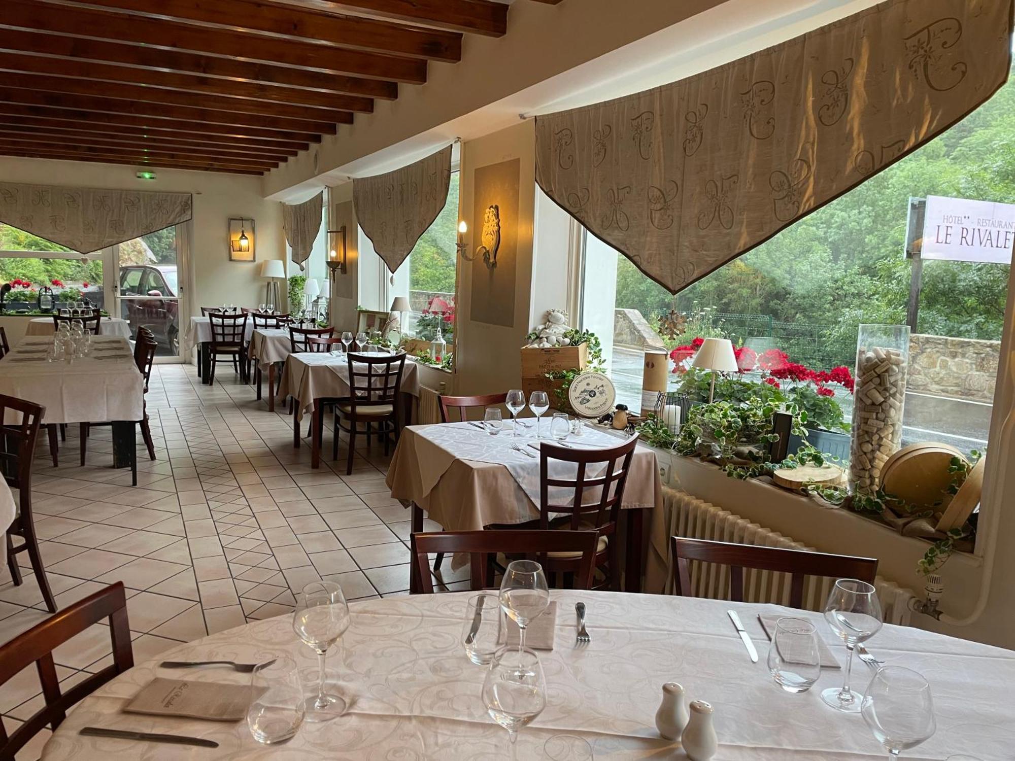 Le Rivalet Hotel Montaigut-le-Blanc  Ngoại thất bức ảnh